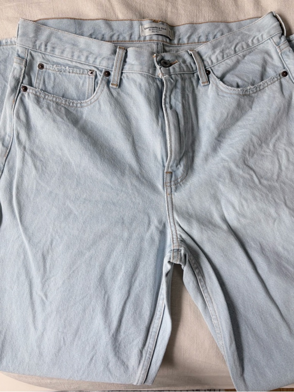 Women’s Light Blue Mid rise Slouchy Jeans